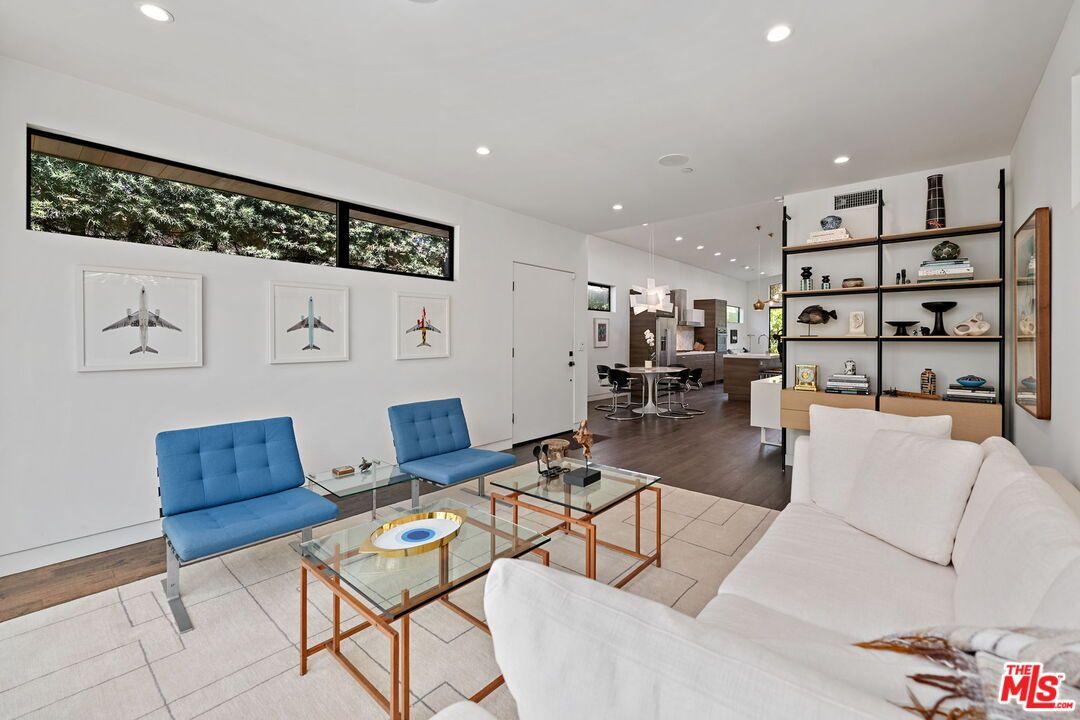 Dining room, Interior, Living room, Pendant Lights, Recessed Lighting, Wood Texture Flooring