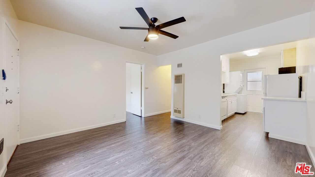 Empty room, Interior, Kitchen, Wood Texture Flooring