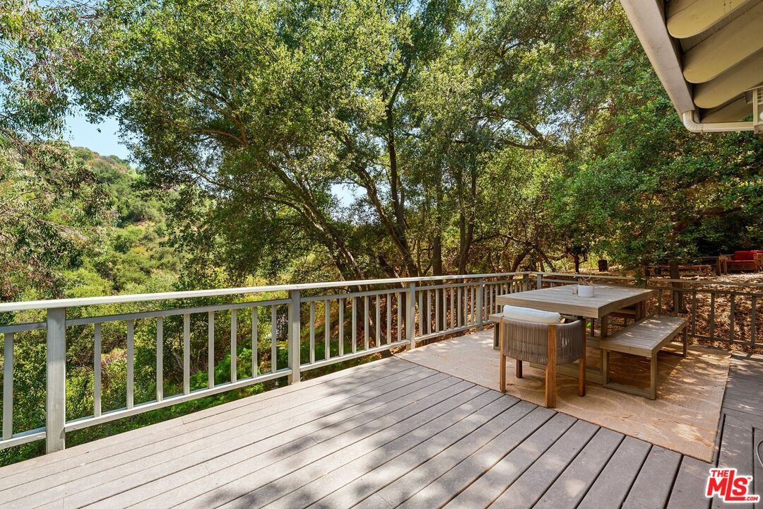 Exterior, Wood Texture Flooring