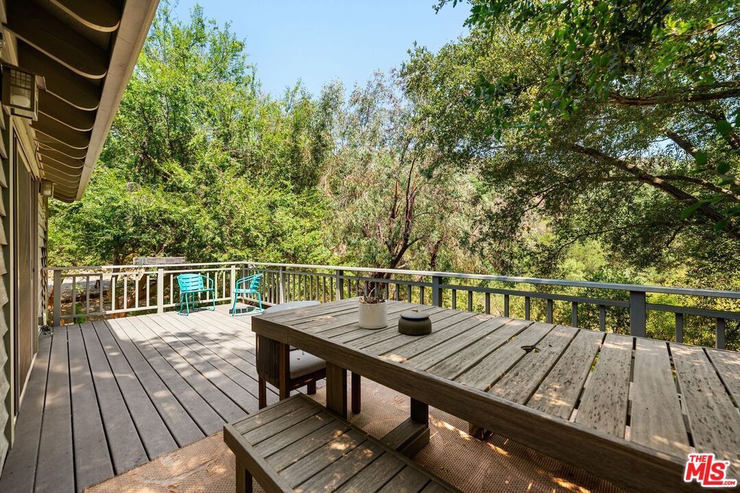 Exterior, Wood Texture Flooring