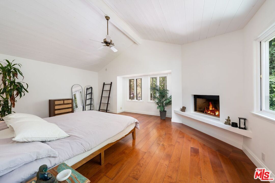 Bedroom, Fireplace, Interior, Wood Texture Flooring