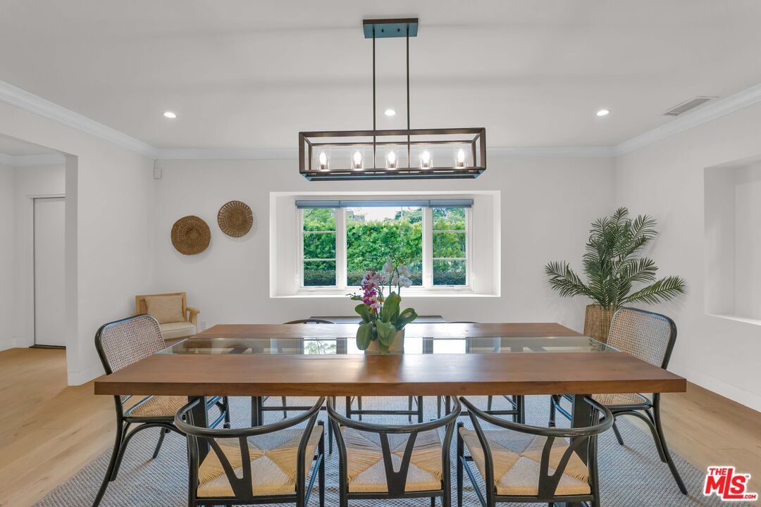 Dining room, Interior, Pendant Lights, Recessed Lighting, Wood Texture Flooring