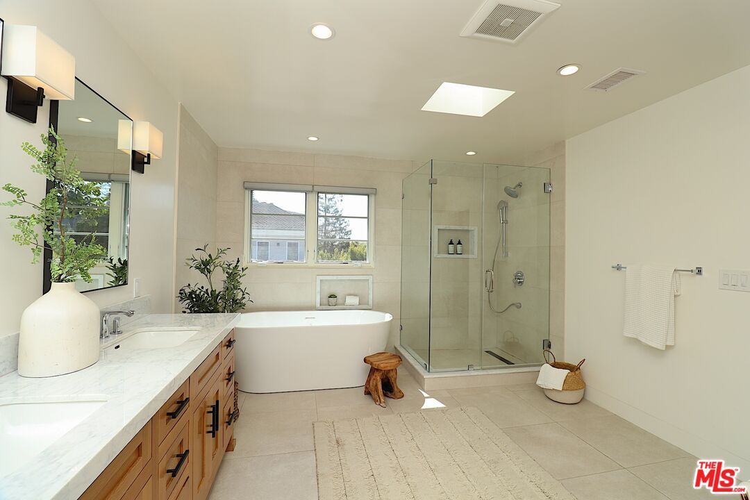 Bathroom, Dual Sink Vanities, Free Standing Baths, Glass Shower, Interior, Recessed Lighting
