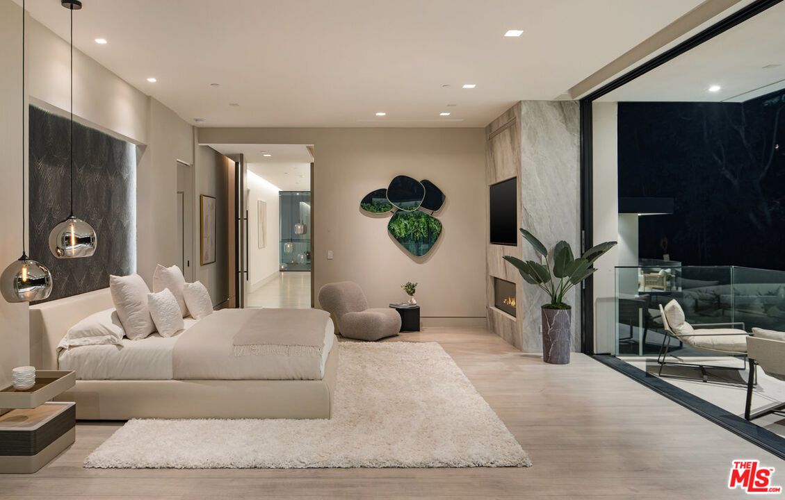 Bedroom, Fireplace, Interior, Recessed Lighting, Wood Texture Flooring