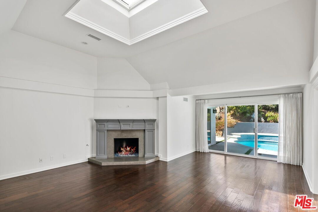 Empty room, Fireplace, Interior, Wood Texture Flooring