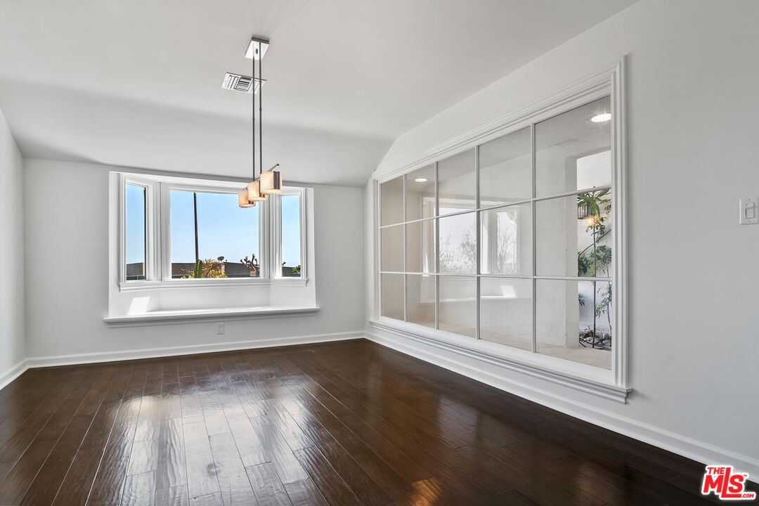 Empty room, Interior, Pendant Lights, Wood Texture Flooring