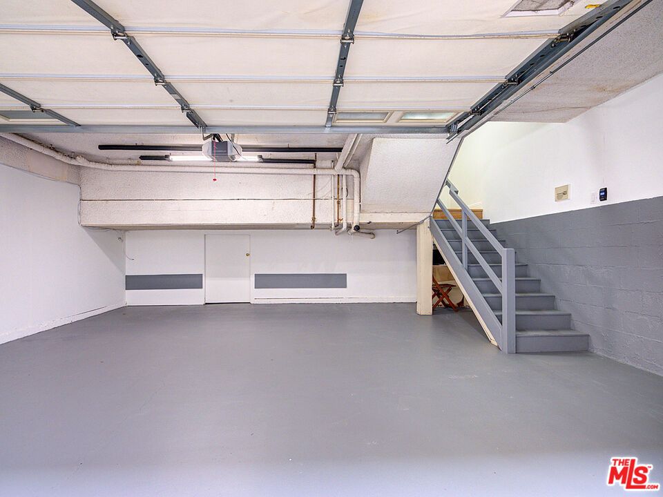 Garage, Interior