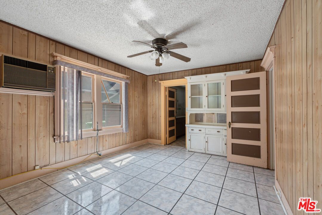 Empty room, Interior, Wooden Walls