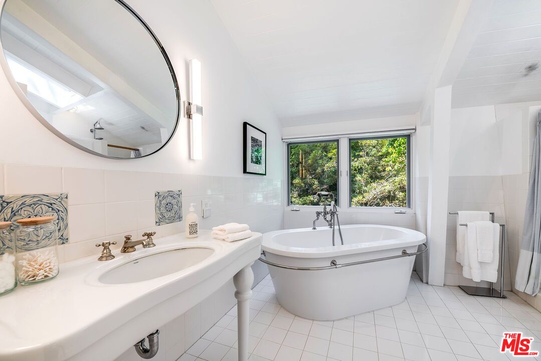 Bathroom, Free Standing Baths, Interior