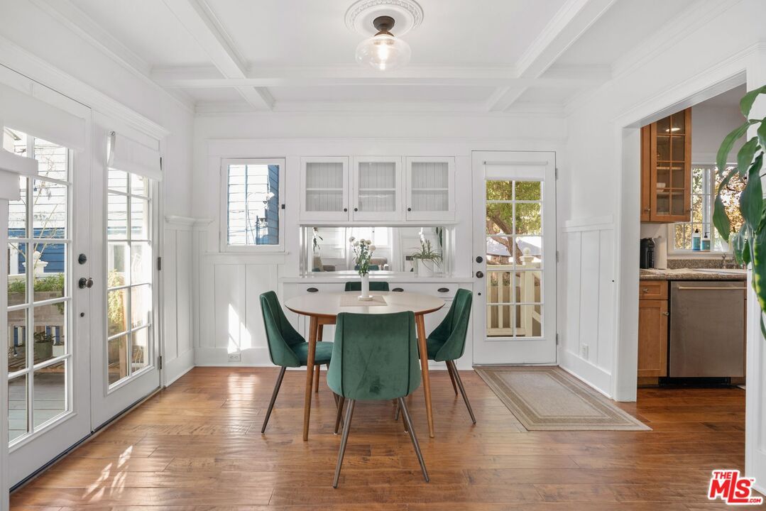 Dining room, Interior, Wood Texture Flooring