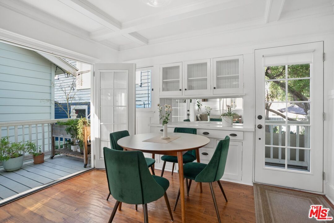 Dining room, Interior, Wood Texture Flooring