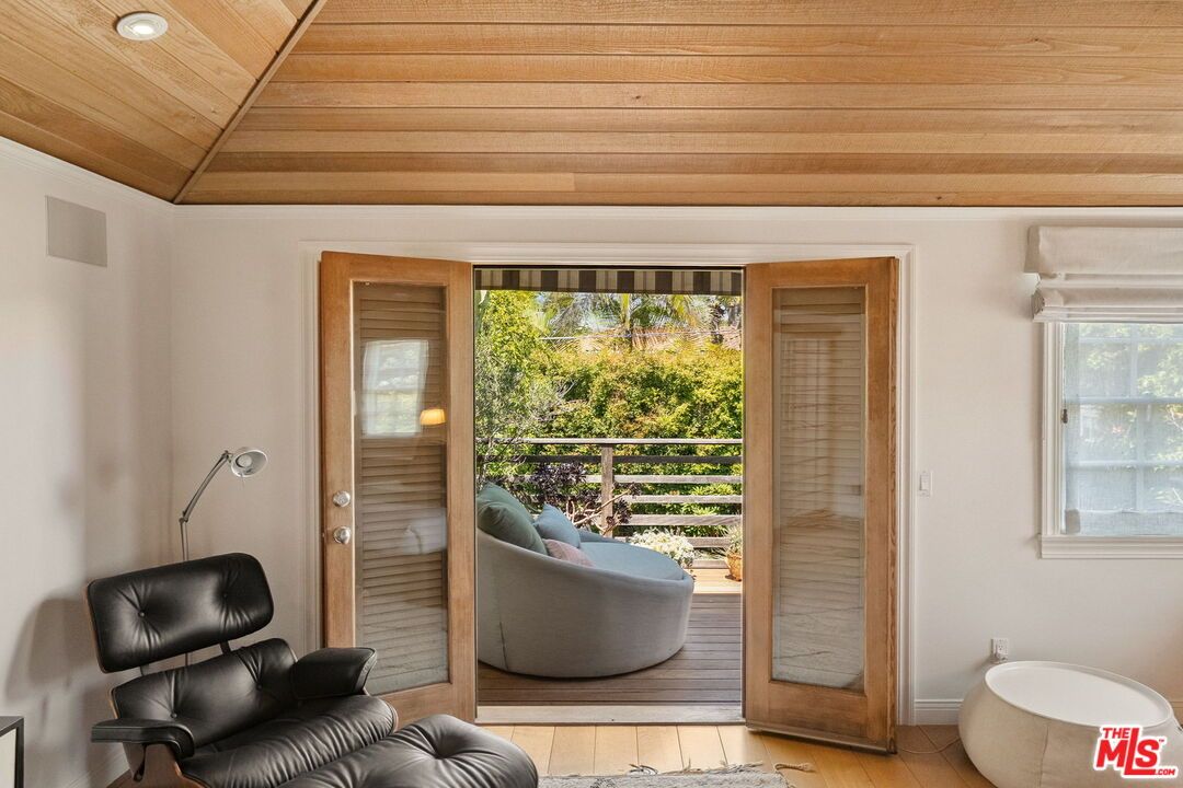 Interior, Recessed Lighting, Wooden Ceilings, Wood Texture Flooring