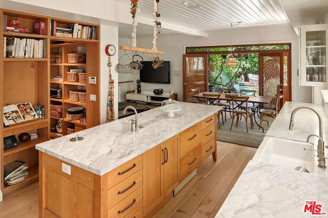 Dining room, Interior, Kitchen, Pendant Lights, Wood Texture Flooring