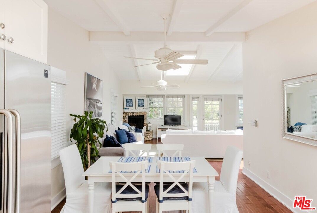 Dining room, Interior, Living room, Wood Texture Flooring