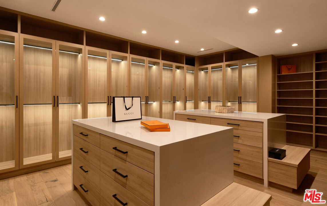 Interior, Recessed Lighting, Walk-in Closets, Wood Texture Flooring