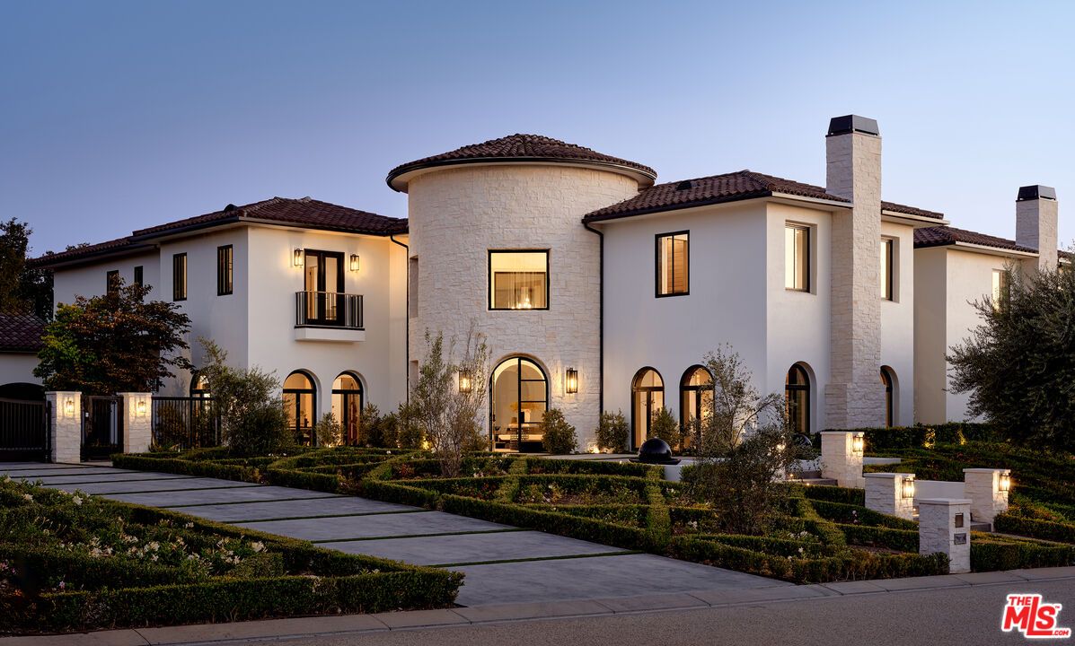 Backyard, Exterior, Facade, Mediterranean