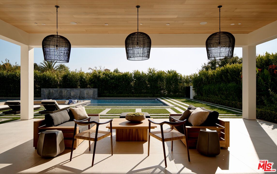 Exterior, Pendant Lights, Pool