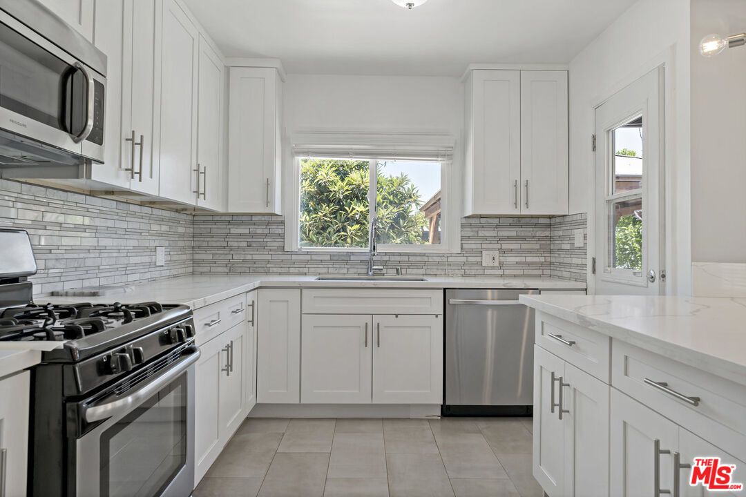 Interior, Kitchen, Stainless Steel Appliances