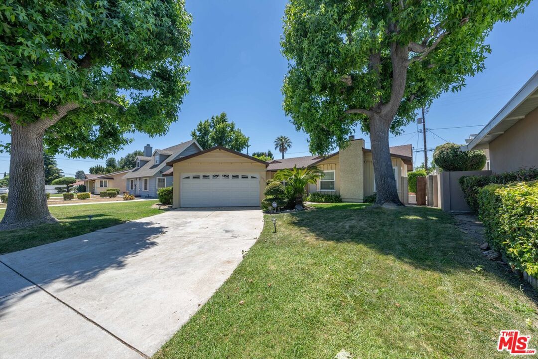 Backyard, Detached Garage, Exterior