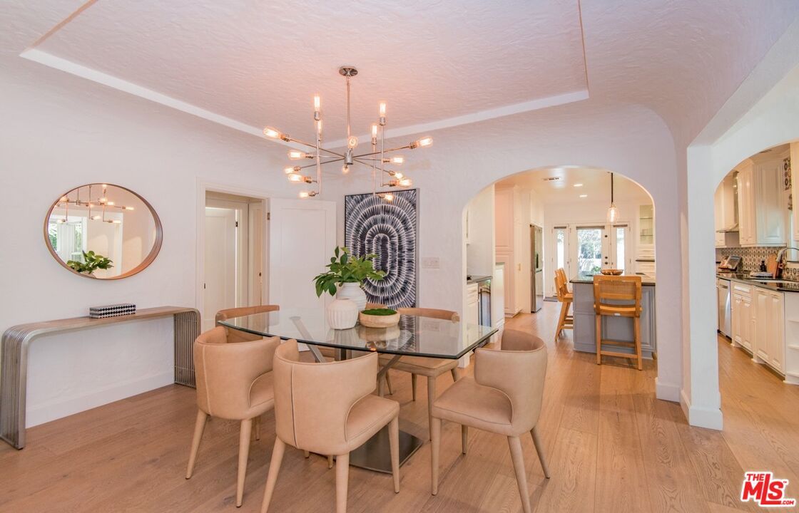 Dining room, Interior, Kitchen, Pendant Lights, Recessed Lighting, Wood Texture Flooring