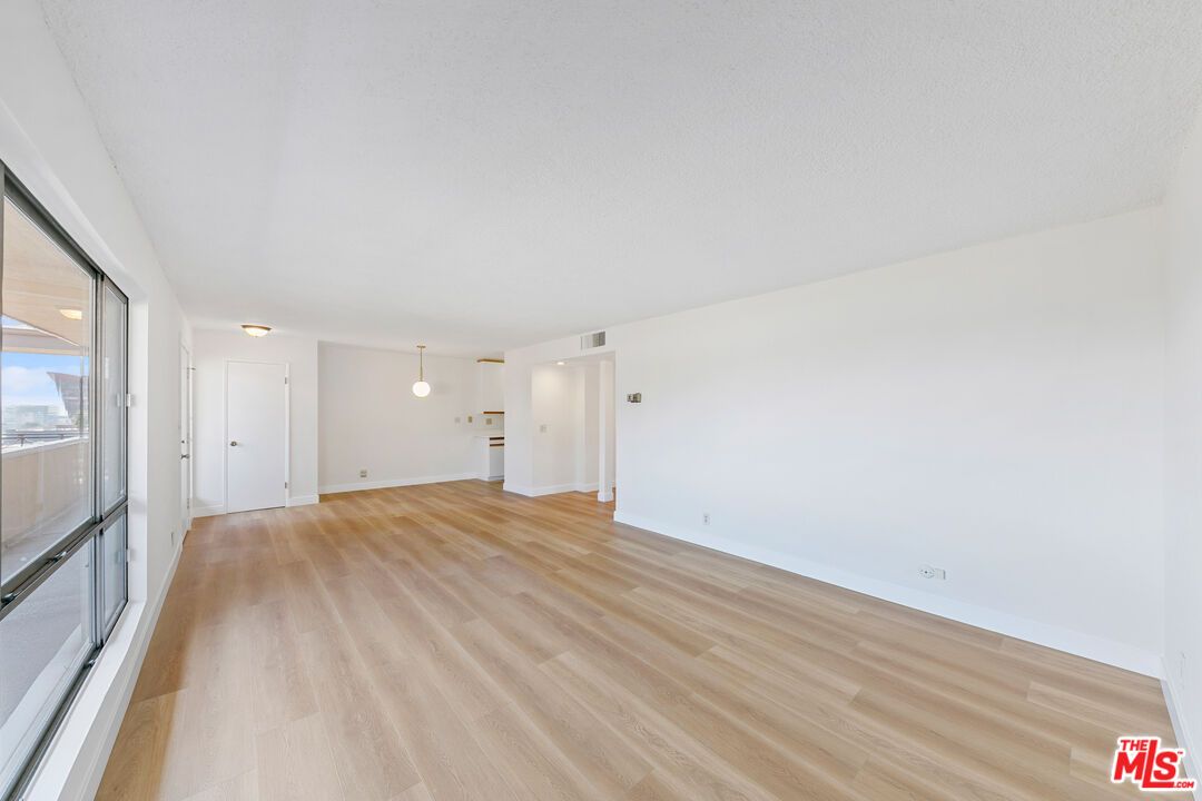 Empty room, Interior, Pendant Lights, Wood Texture Flooring
