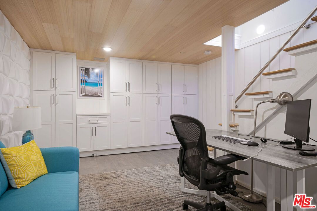 Home Office, Interior, Recessed Lighting, Wooden Ceilings, Wood Texture Flooring