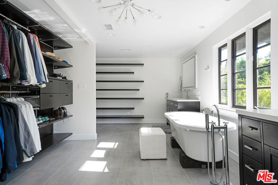 Bathroom, Dual Sink Vanities, Free Standing Baths, Interior, Recessed Lighting, Walk-in Closets