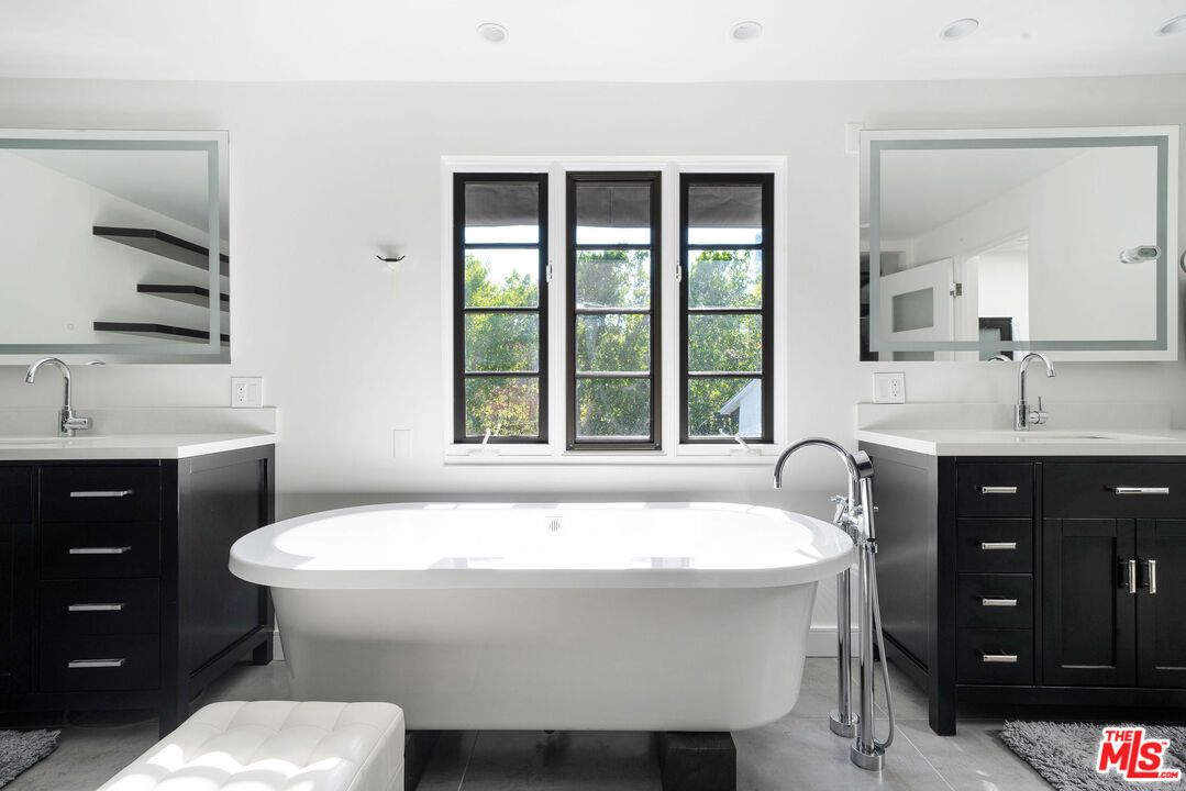 Bathroom, Dual Sink Vanities, Free Standing Baths, Interior, Recessed Lighting