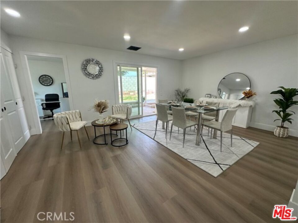 Dining room, Interior, Recessed Lighting, Wood Texture Flooring