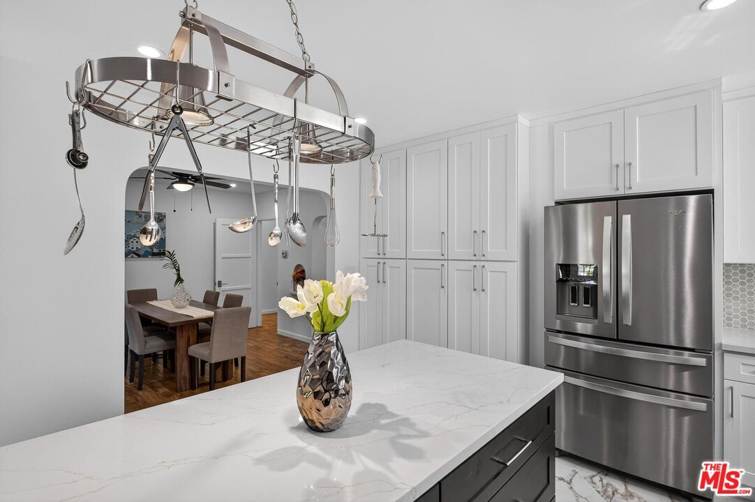 Dining room, Interior, Kitchen, Stainless Steel Appliances