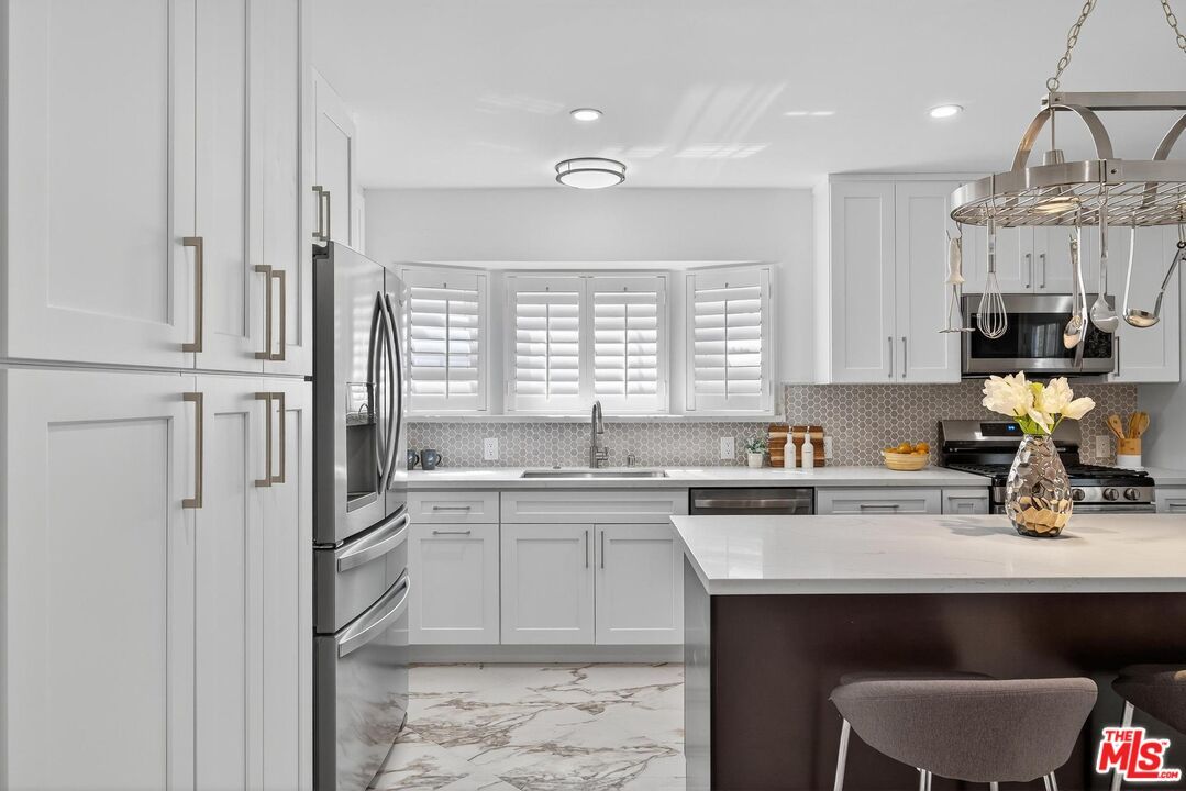 Interior, Kitchen, Marble, Recessed Lighting