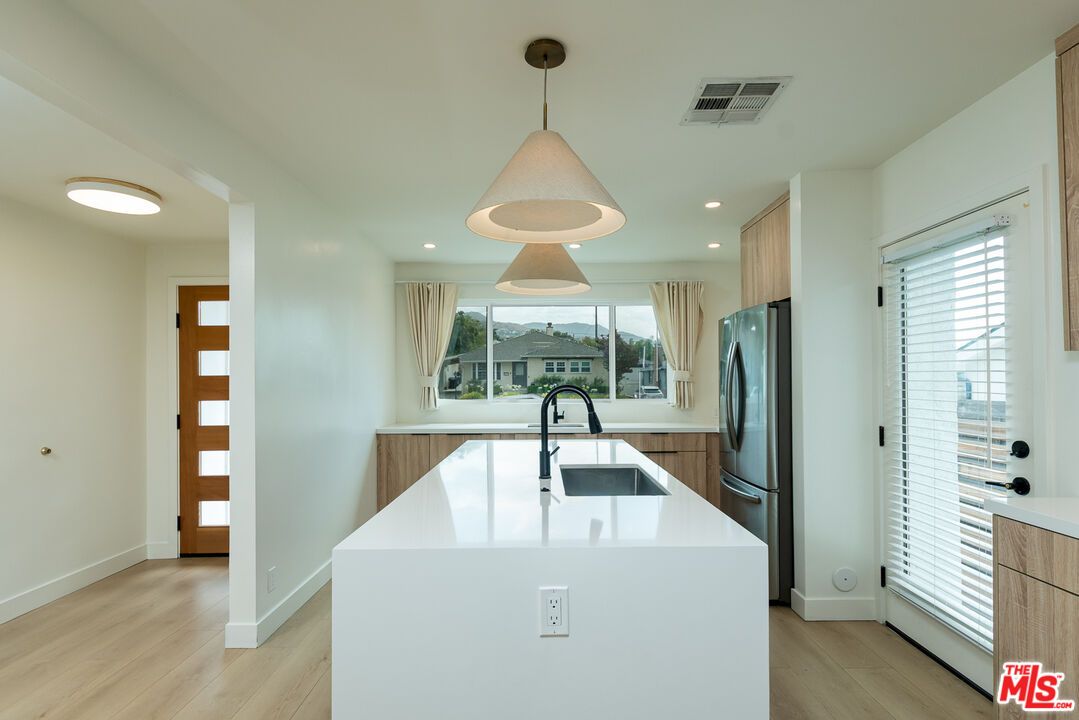 Interior, Kitchen, Pendant Lights, Recessed Lighting, Wood Texture Flooring