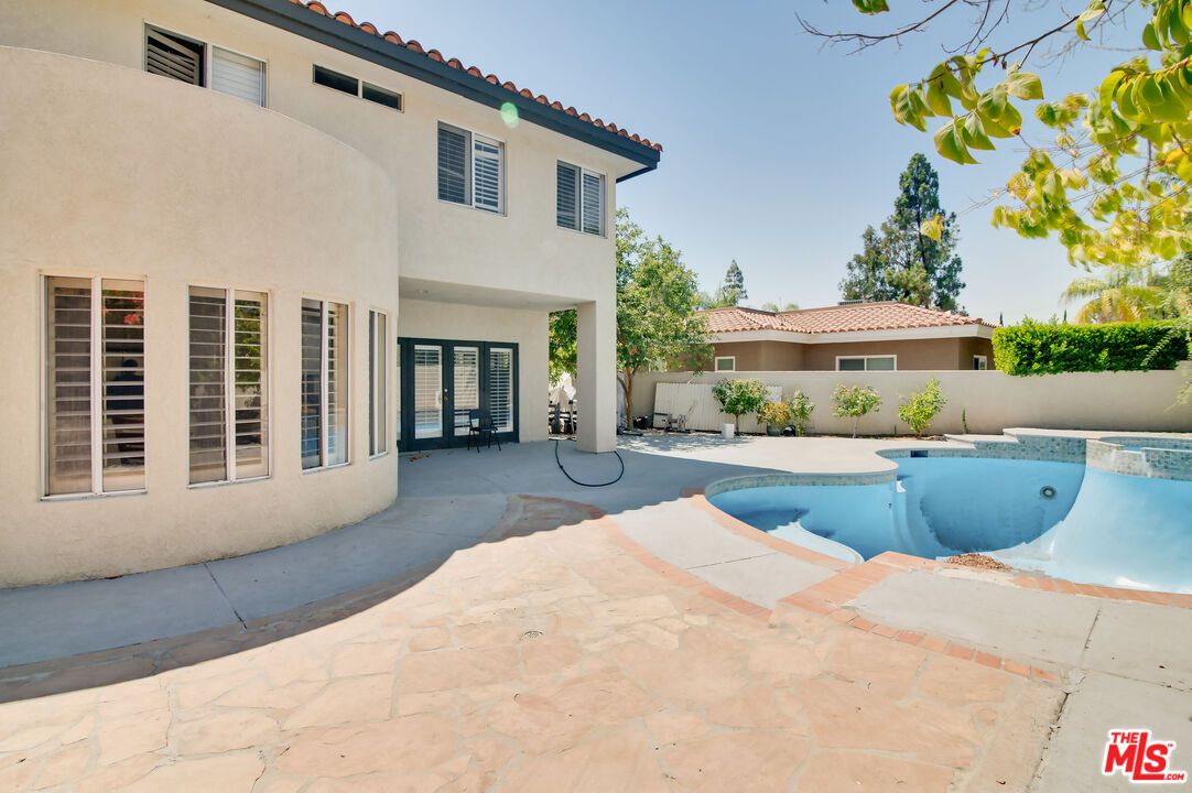 Exterior, Pool