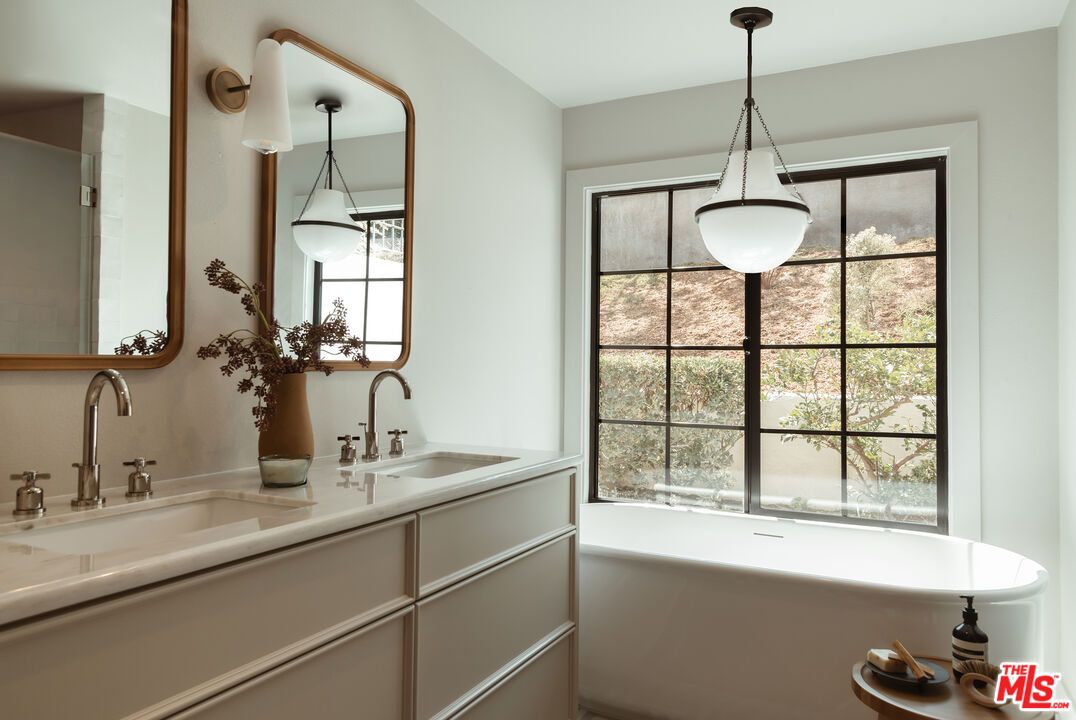 Bathroom, Interior, Pendant Lights