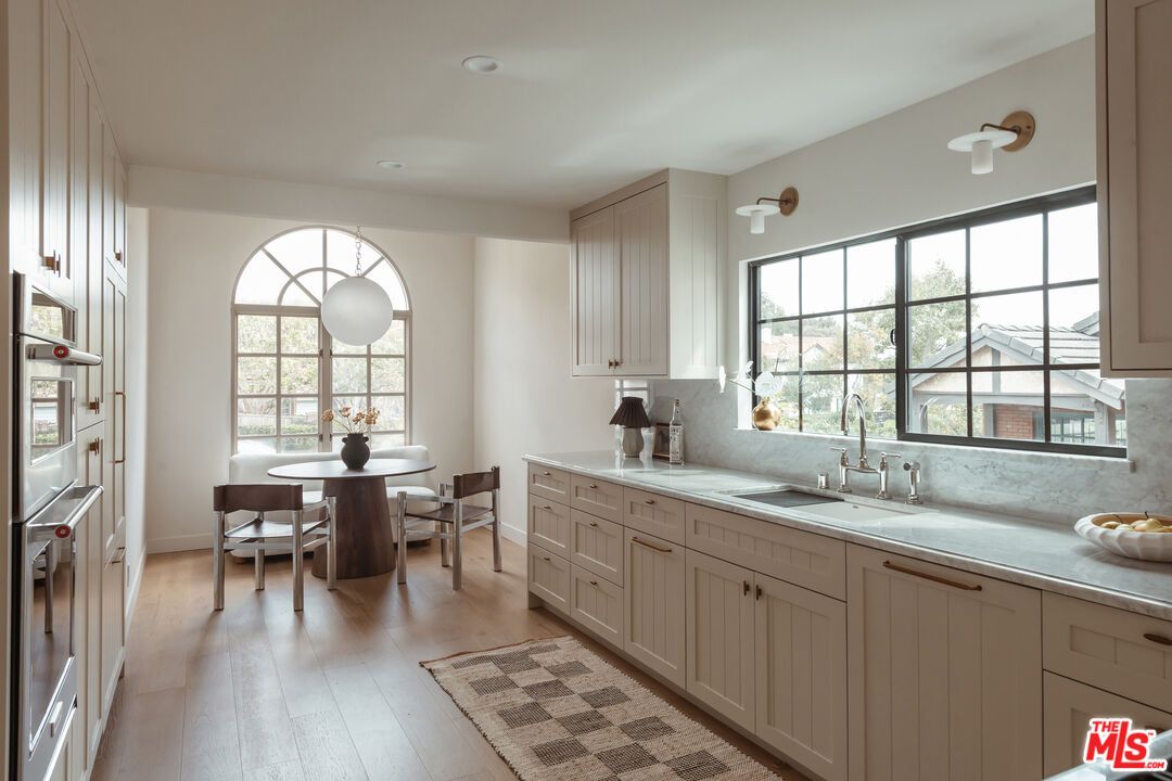 Dining room, Interior, Kitchen, Recessed Lighting, Wood Texture Flooring
