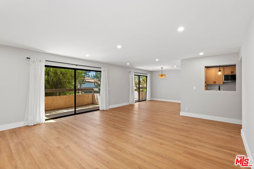 Empty room, Interior, Pendant Lights, Recessed Lighting, Wood Texture Flooring