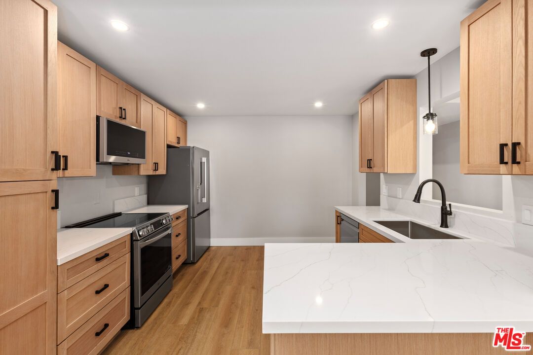 Interior, Kitchen, Pendant Lights, Recessed Lighting, Wood Texture Flooring