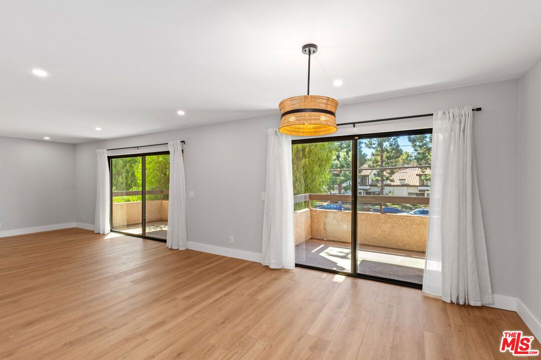 Empty room, Interior, Pendant Lights, Recessed Lighting, Wood Texture Flooring