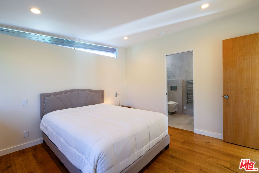Bathroom, Bedroom, Interior, Recessed Lighting, Wood Texture Flooring