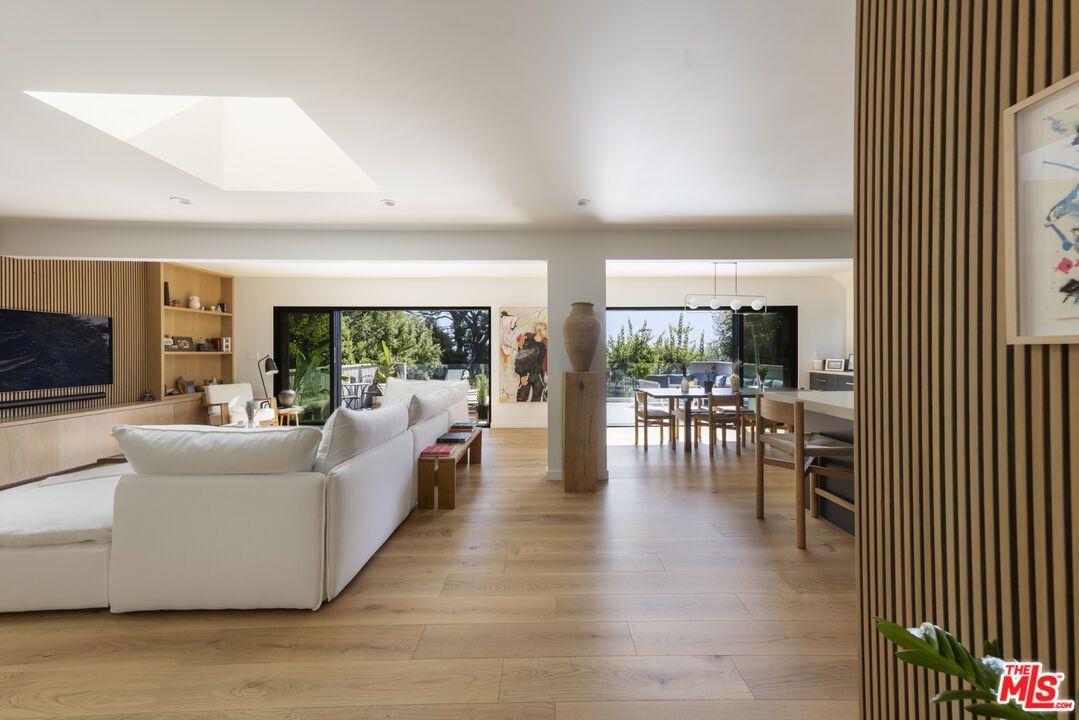 Dining room, Interior, Living room, Pendant Lights, Recessed Lighting, Wood Texture Flooring