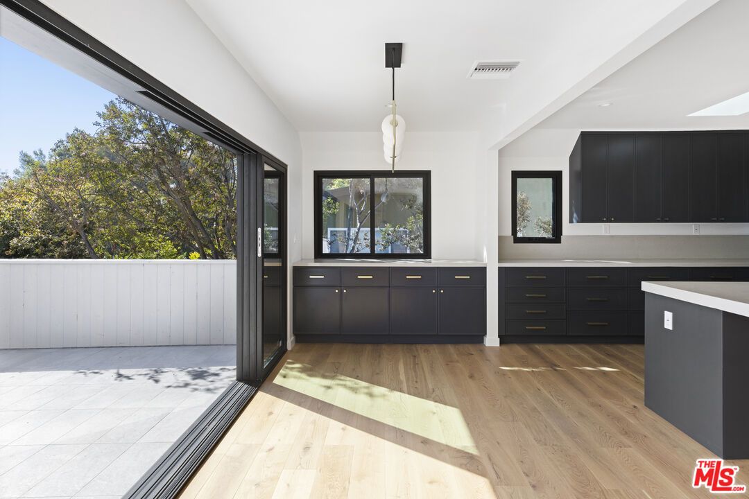Interior, Kitchen, Pendant Lights, Wood Texture Flooring