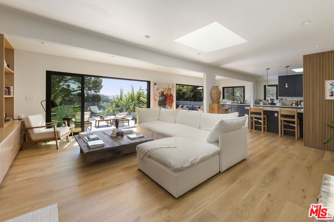 Interior, Kitchen, Living room, Pendant Lights, Recessed Lighting, Wood Texture Flooring
