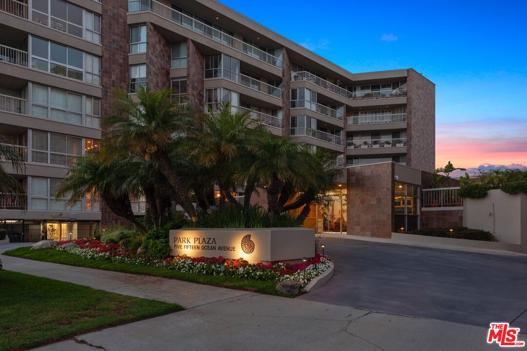 Exterior, Facade, Condo Building