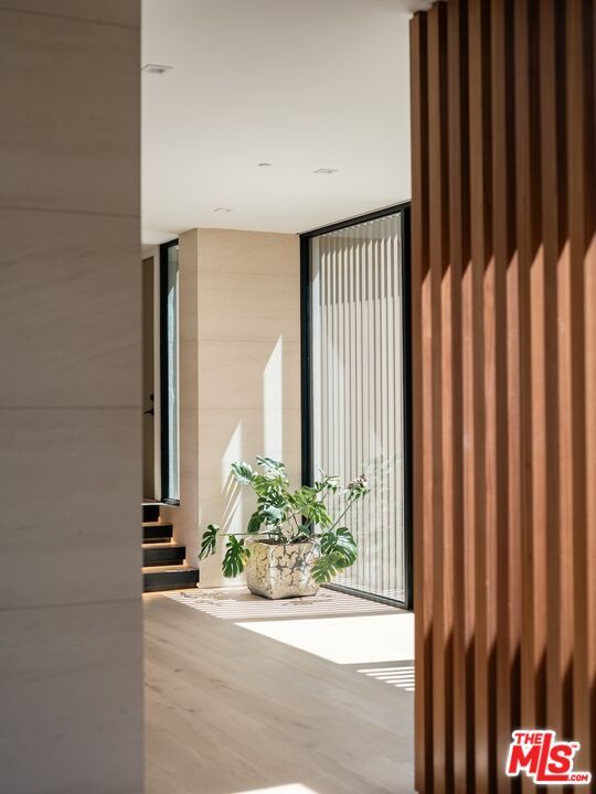 Interior, Recessed Lighting, Wood Texture Flooring