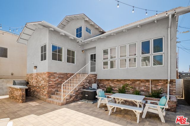 Exterior, Outdoor Kitchen
