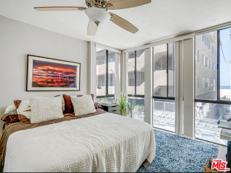 Bedroom, Interior, Water