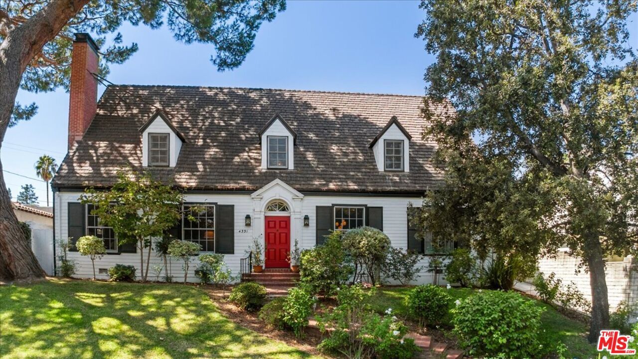 Exterior, Facade, Cape Cod