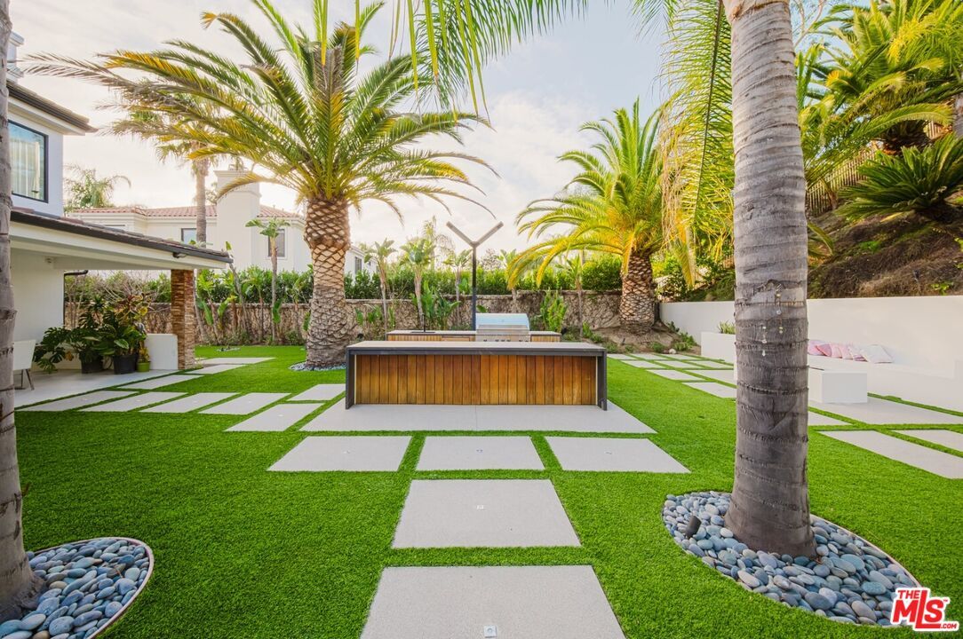 Backyard, Exterior, Hot Tub