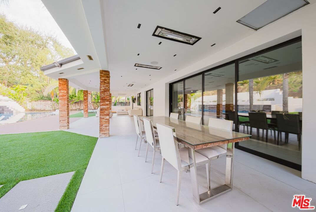 Exterior, Recessed Lighting