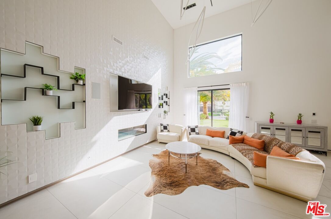 Fireplace, Interior, Living room